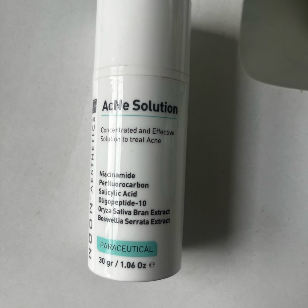 Acne Solution - White